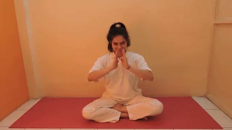 Kolestrolü Kontrol Altında Tutmak için Yoga Yapmak